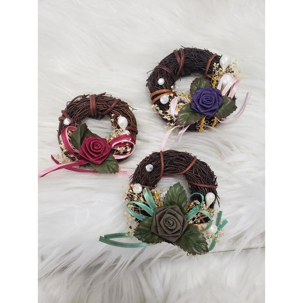 Vintage 3 Christmas Wreath Magnets Decor Retro 80s 90s grandma cottagecore chic